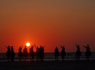 Pbaños a caballo en grupo 